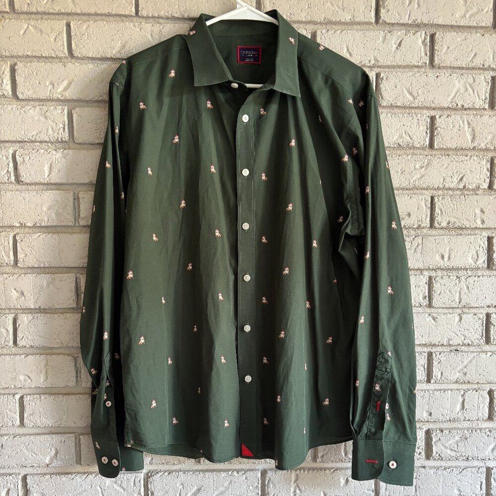 UNTUCKit Bulldog All Over Print Button Up Long Sleeve Green Christmas Medi